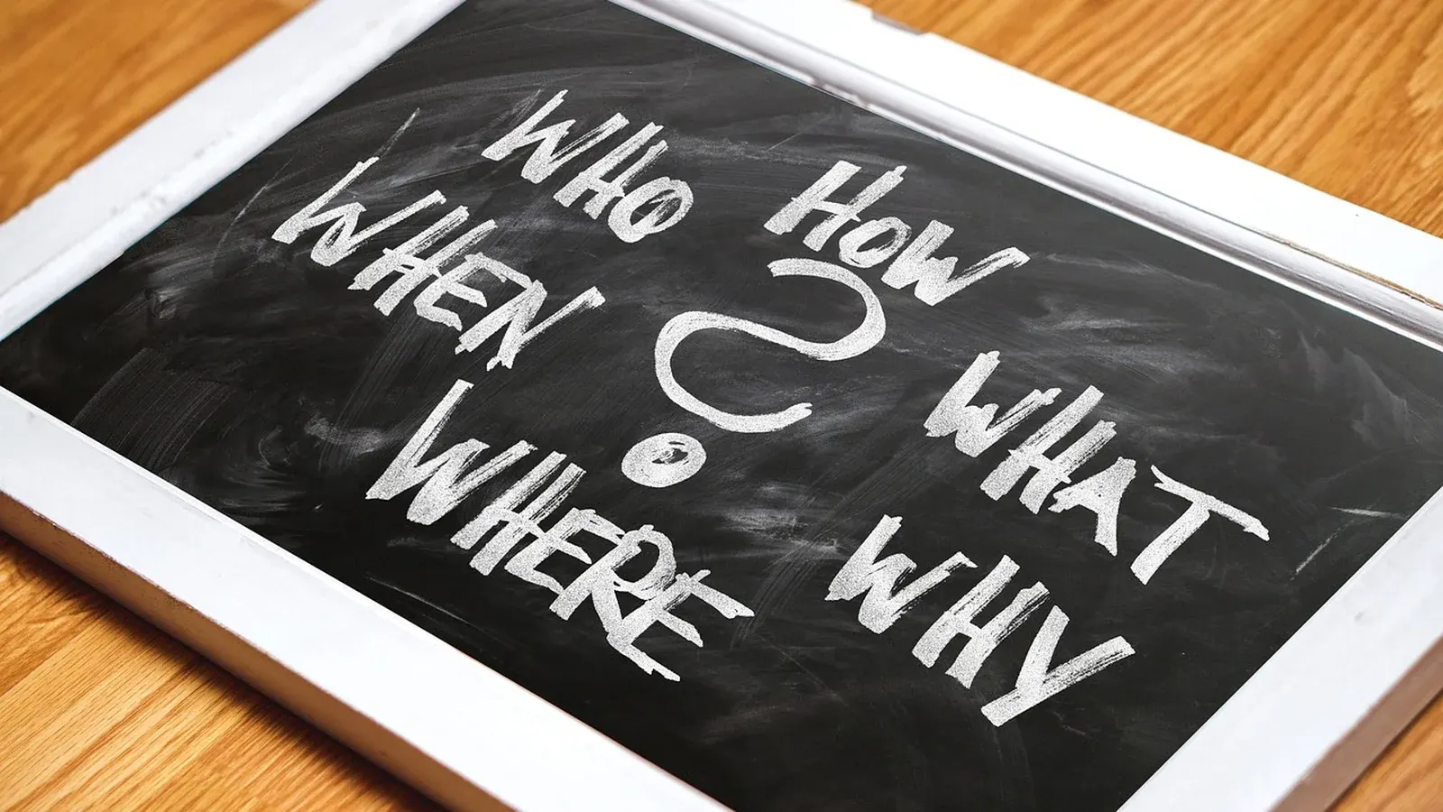12 questions à poser avant de signer avec une agence SEO — illustration